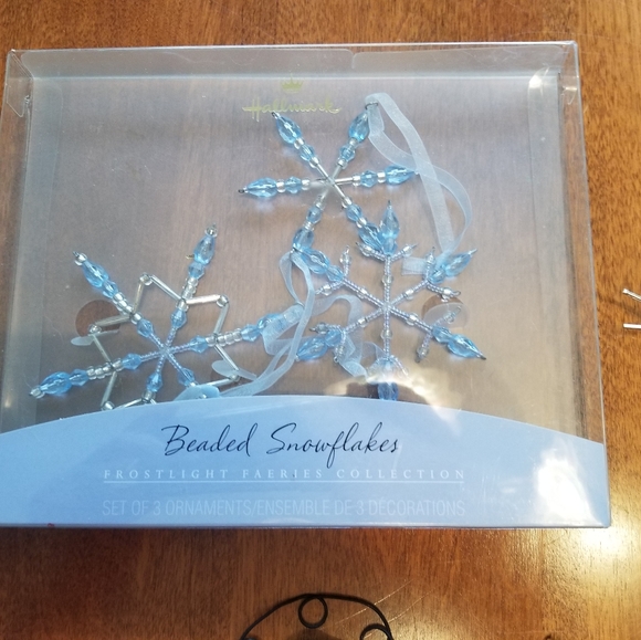 Mixture of Snowman and Snowflake ornaments - Picture 2 of 8